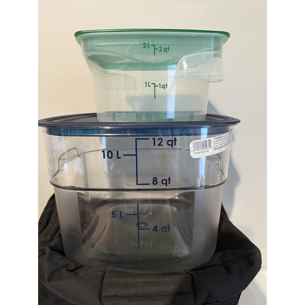 2 CAMBRO 12q Square & 2q Round Containers With Lids And Travel Case. Both NEW